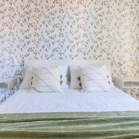 Rose By Wonderful Italy * Bellagio